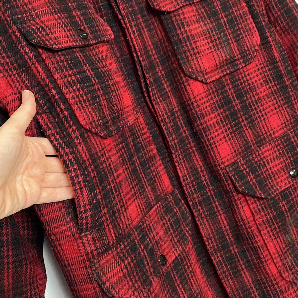 Vintage Woolrich Coat Men 42 Red Black Buffalo Plaid Mackinaw 70s Wool Hunting - Picture 7 of 16